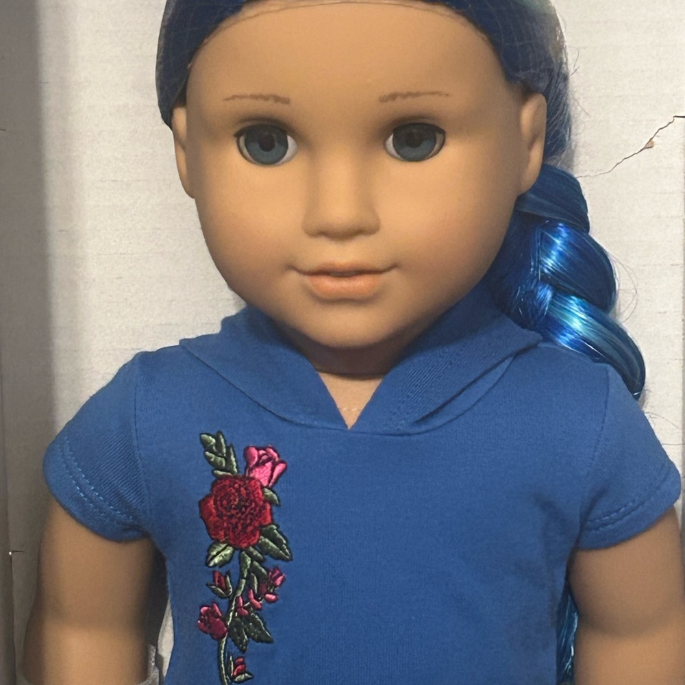American Girl Truly Me 90 Street Chic Blue Hair 18in Fashion Doll Outfit Book - Picture 6 of 9